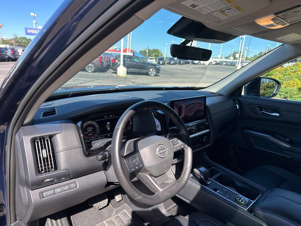 Used 2026 Nissan Pathfinder SL AWD/4WD image 11