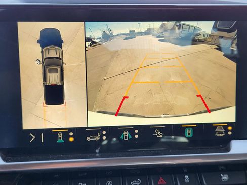 Used 2023 Chevrolet Silverado 1500 LTZ image 18