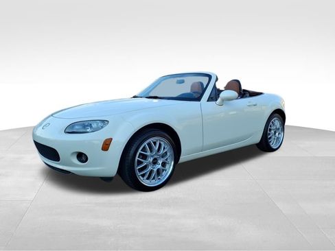 Used 2007 MAZDA MX-5 Miata Grand Touring w/ Premium Pkg image 25