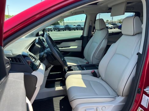 Certified 2025 Honda Odyssey Touring image 30
