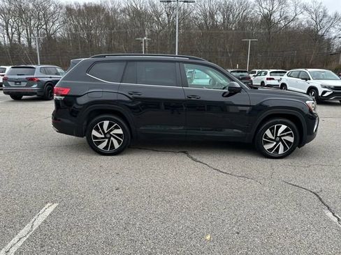 Certified 2025 Volkswagen Atlas SE image 10
