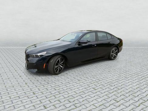 Used 2024 BMW 540i xDrive w/ Premium Package AWD/4WD image 4