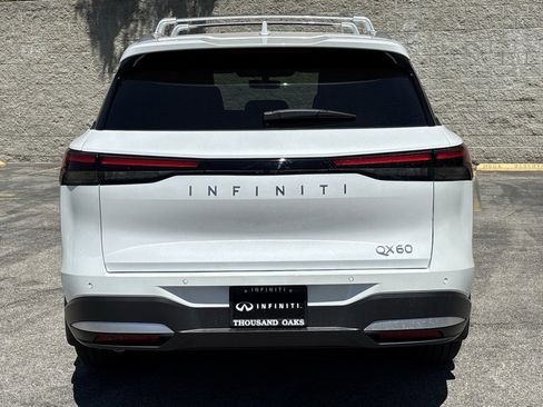 New 2026 INFINITI QX60 Luxe w/ Family Package image 4