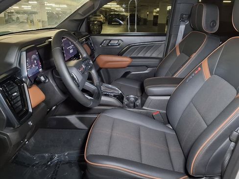 Used 2024 GMC Canyon AT4 image 15