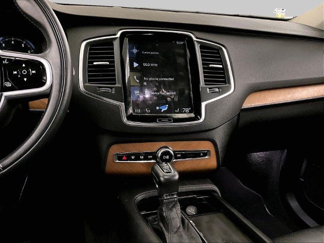 Used 2022 Volvo XC90 T6 Momentum w/ Climate Package AWD/4WD image 6