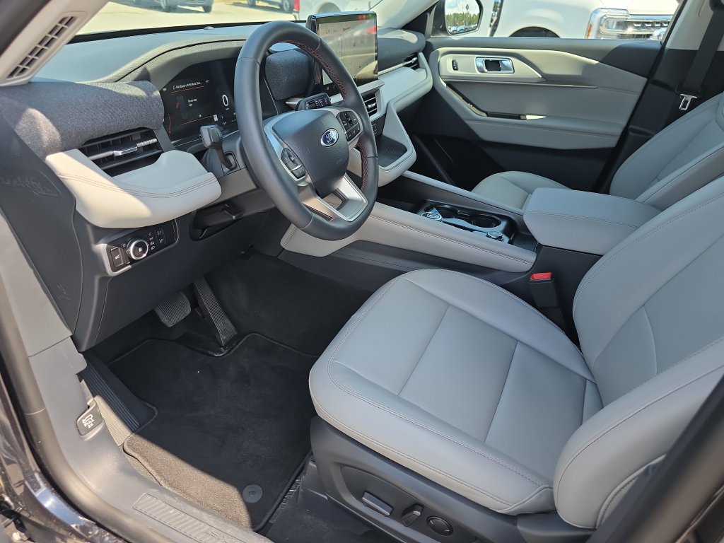 New 2026 Ford Explorer Active w/ Active Comfort Package RWD image 11