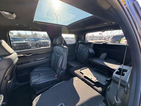 Used 2024 Hyundai Palisade Calligraphy image 13