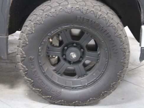 Used 2022 GMC Sierra 1500 SLE image 13