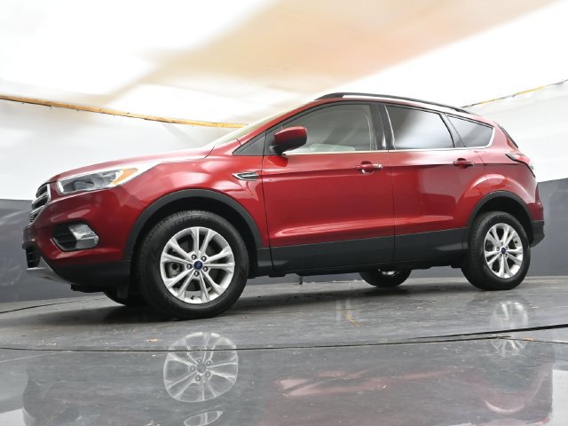 Used 2018 Ford Escape SE w/ SE Sync 3 Package AWD/4WD image 30