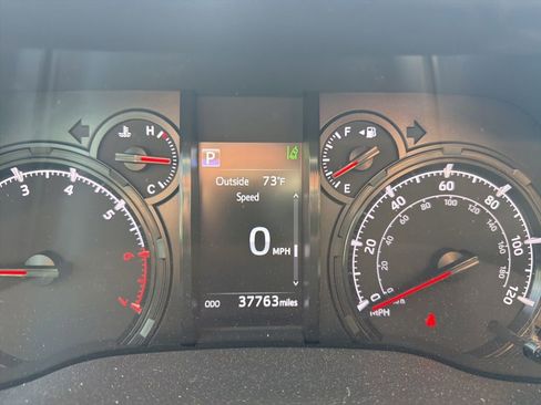Used 2024 Toyota 4Runner SR5 Premium w/ Moonroof Package AWD/4WD image 9