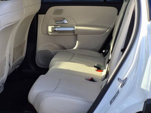 Used 2021 Mercedes-Benz GLB 250 image 21