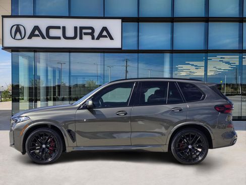 Used 2024 BMW X5 xDrive40i w/ M Sport Package image 3