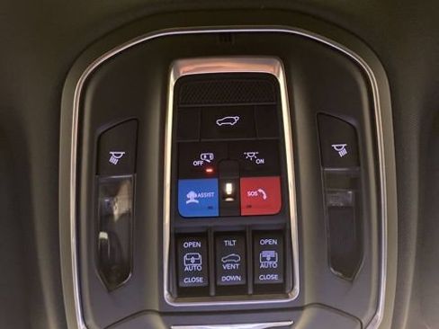 Used 2026 Jeep Cherokee Limited AWD/4WD image 14