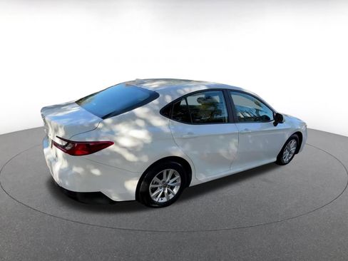 Used 2025 Toyota Camry LE image 12
