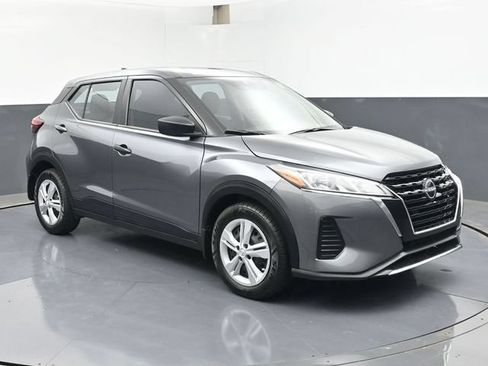 Used 2024 Nissan Kicks S FWD image 2