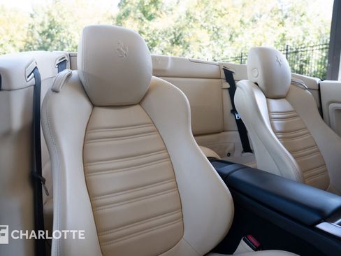 Used 2011 Ferrari California image 33