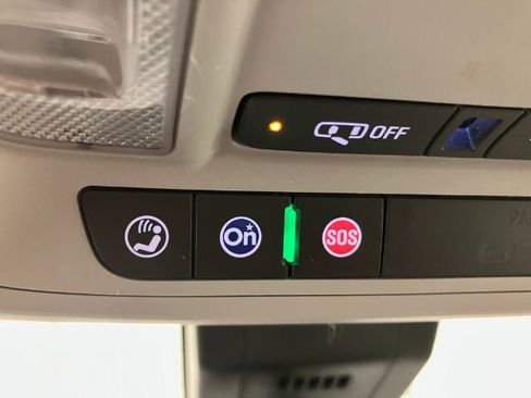 Used 2020 Chevrolet Equinox LS image 30