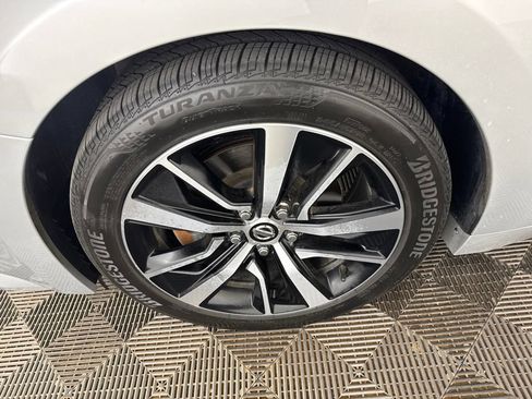 Used 2022 Nissan Maxima SV w/ Floor Mat Group FWD image 32