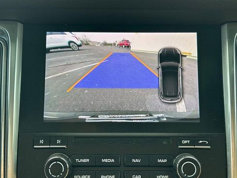 Used 2018 Porsche Macan Sport Edition image 28