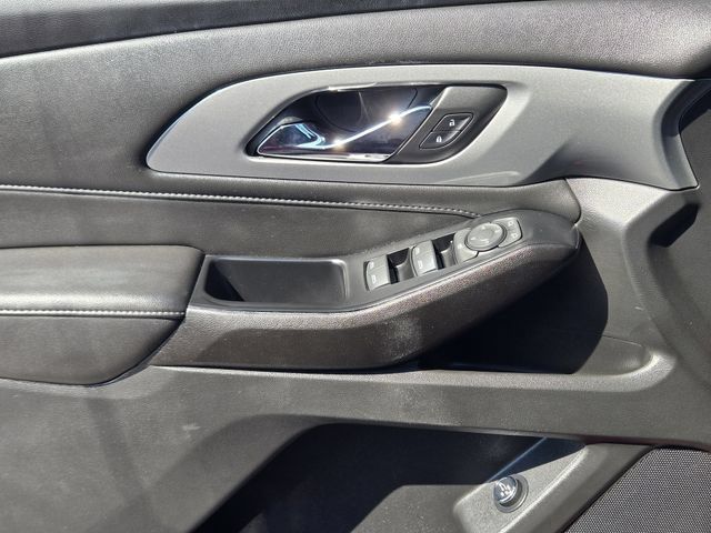 Used 2023 Chevrolet Traverse LT FWD image 22