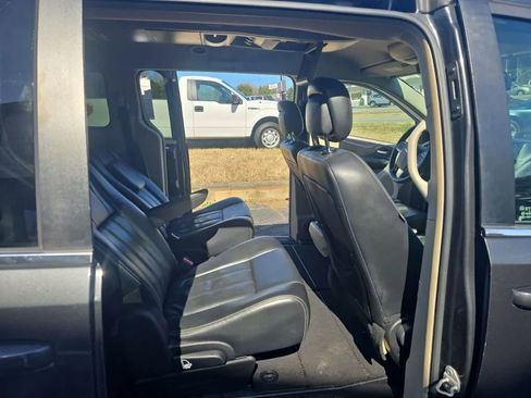 Used 2012 Chrysler Town & Country Touring w/ Entertainment Group #1 image 16