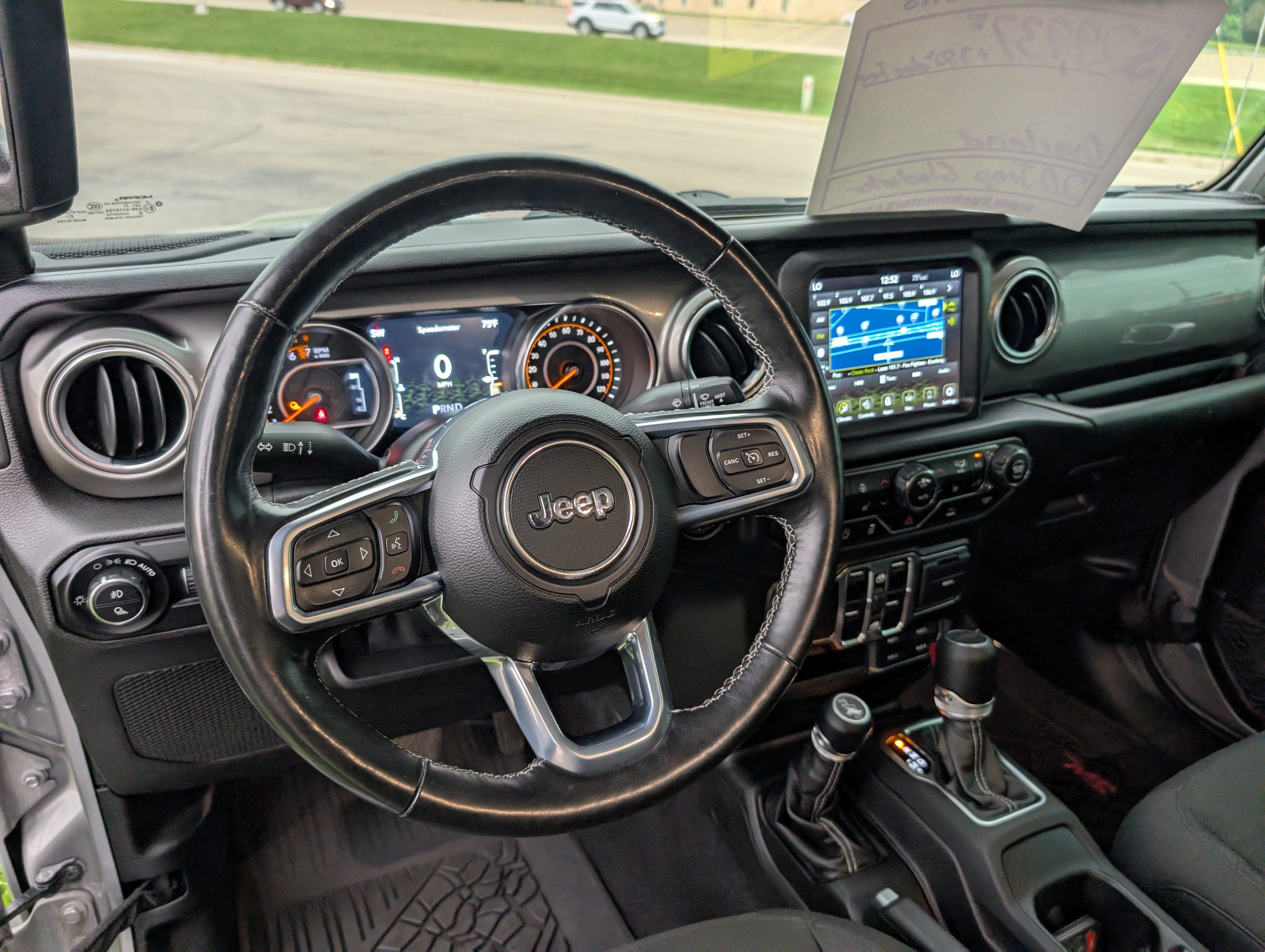 Used 2020 Jeep Gladiator Overland w/ Dual Top Group AWD/4WD image 13