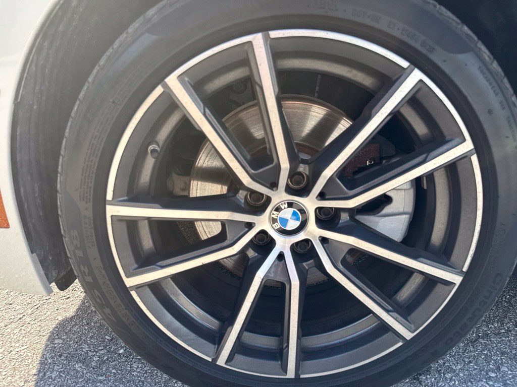 Used 2020 BMW 330i Sedan w/ Convenience Package RWD image 10