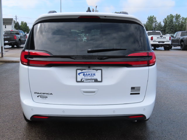 New 2027 Chrysler Pacifica Select AWD/4WD image 9