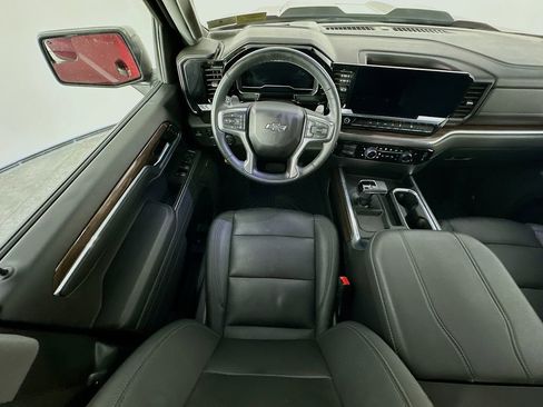 Used 2023 Chevrolet Silverado 1500 LT Trail Boss w/ Convenience Package II AWD/4WD image 9
