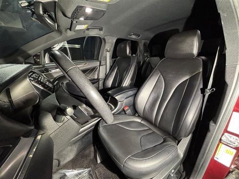 Used 2018 Lincoln MKC Premiere image 9