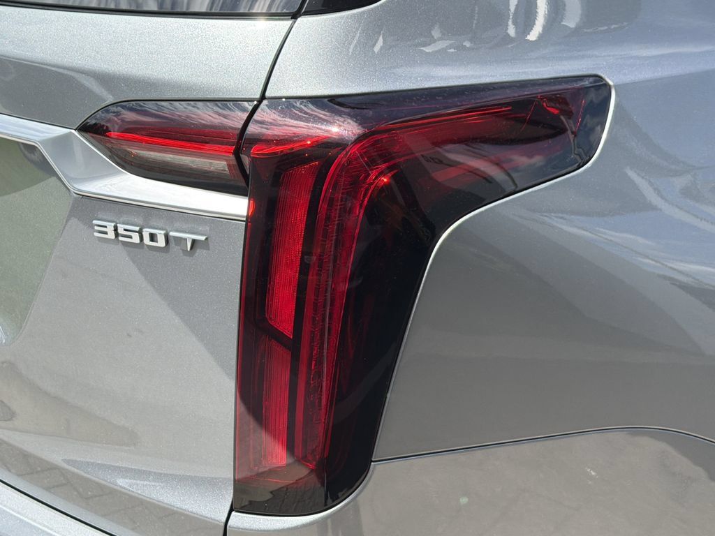 Certified 2025 Cadillac XT6 Luxury FWD image 10