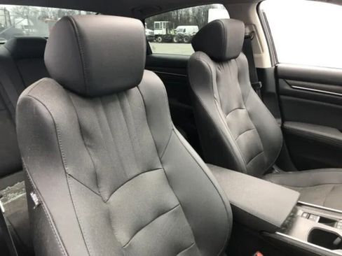 Used 2020 Honda Accord Touring image 32