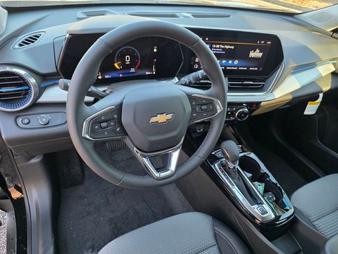 New 2026 Chevrolet Trax LT w/ Sunroof Package image 10