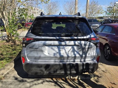 Used 2025 Subaru Forester Premium image 6