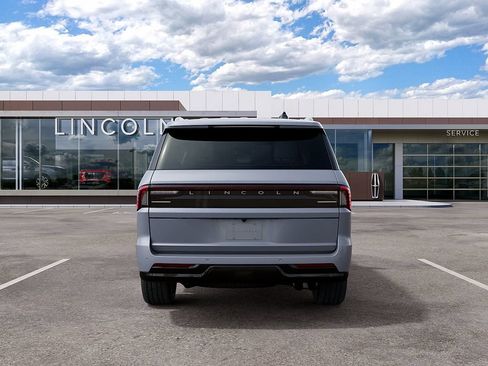New 2027 Lincoln Navigator Reserve AWD/4WD image 7