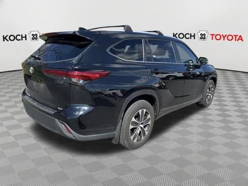 Used 2023 Toyota Highlander XLE image 8