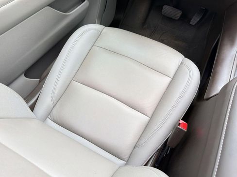 Used 2024 Chevrolet Tahoe Z71 w/ Luxury Package AWD/4WD image 31