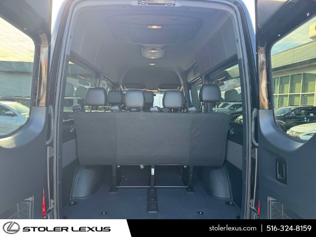 Used 2024 Mercedes-Benz Sprinter 2500 image 40