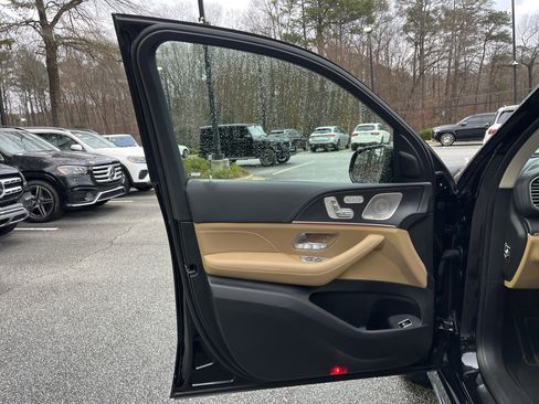 Certified 2024 Mercedes-Benz GLS 450 4MATIC image 19