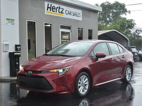 Used 2025 Toyota Corolla LE image 18