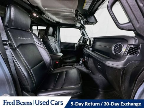Used 2024 Jeep Wrangler Unlimited Sahara w/ Technology Group AWD/4WD image 35