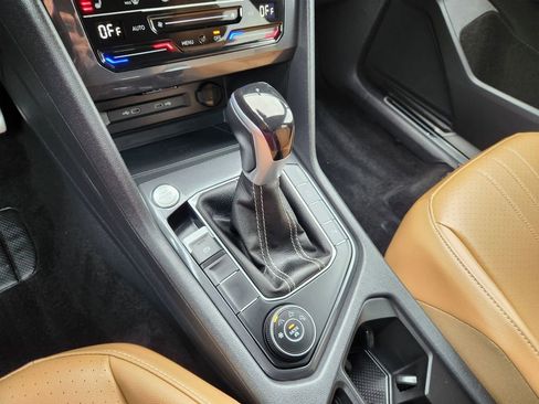 Certified 2024 Volkswagen Tiguan SE R-Line image 25