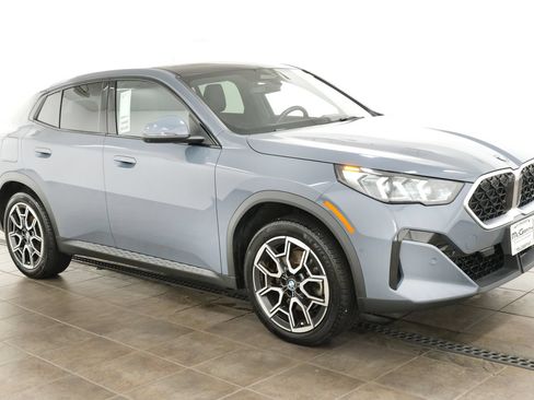 Used 2025 BMW X2 xDrive28i w/ Premium Package AWD/4WD image 6