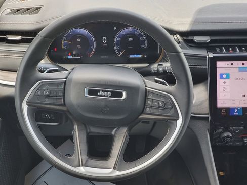 Used 2024 Jeep Grand Cherokee L Limited w/ Luxury Tech Group II AWD/4WD image 31