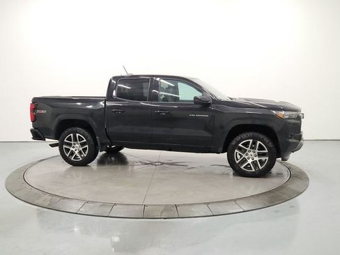 Used 2023 Chevrolet Colorado Z71 w/ Z71 Convenience Package 2 image 8