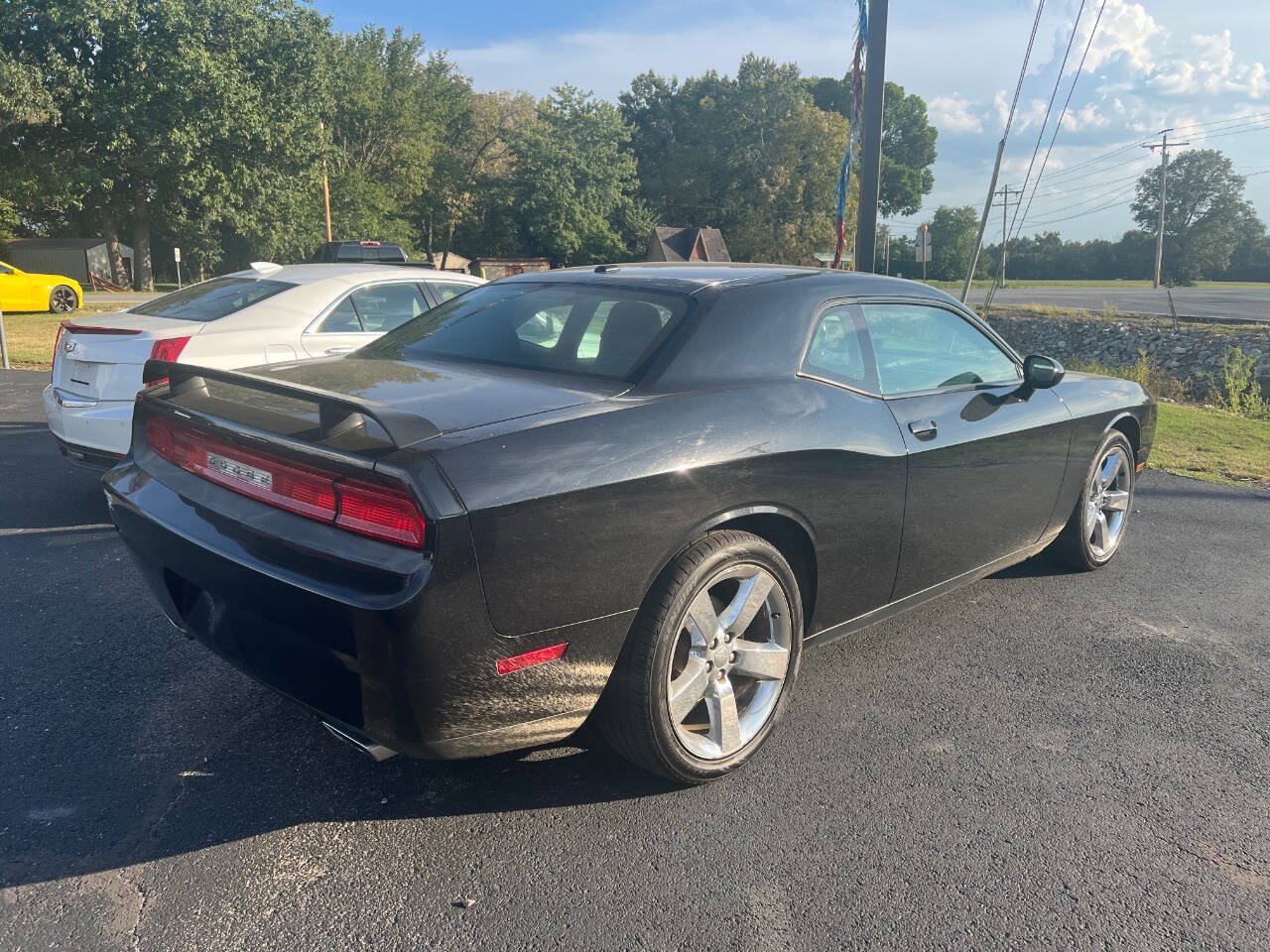 Used 2011 Dodge Challenger RWD image 6