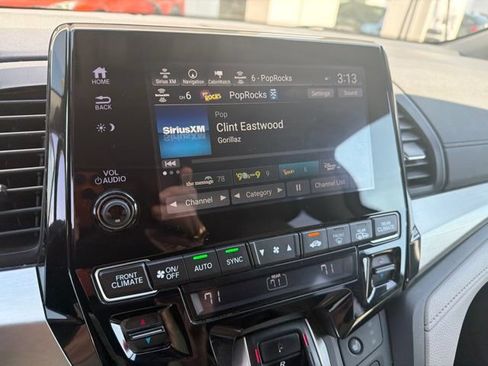 Used 2018 Honda Odyssey Touring image 4