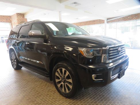 Used 2020 Toyota Sequoia Limited w/ Safety & Convenience Package AWD/4WD image 76