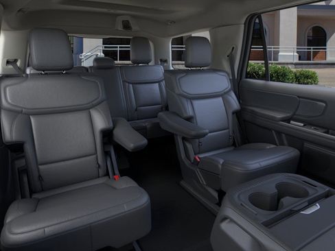 New 2026 Ford Expedition Active image 11