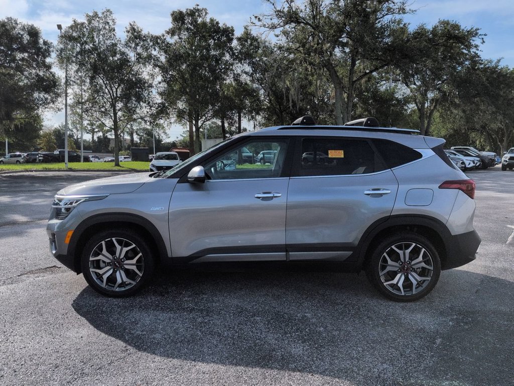 Used 2023 Kia Seltos SX w/ SX Sunroof Package AWD/4WD image 7